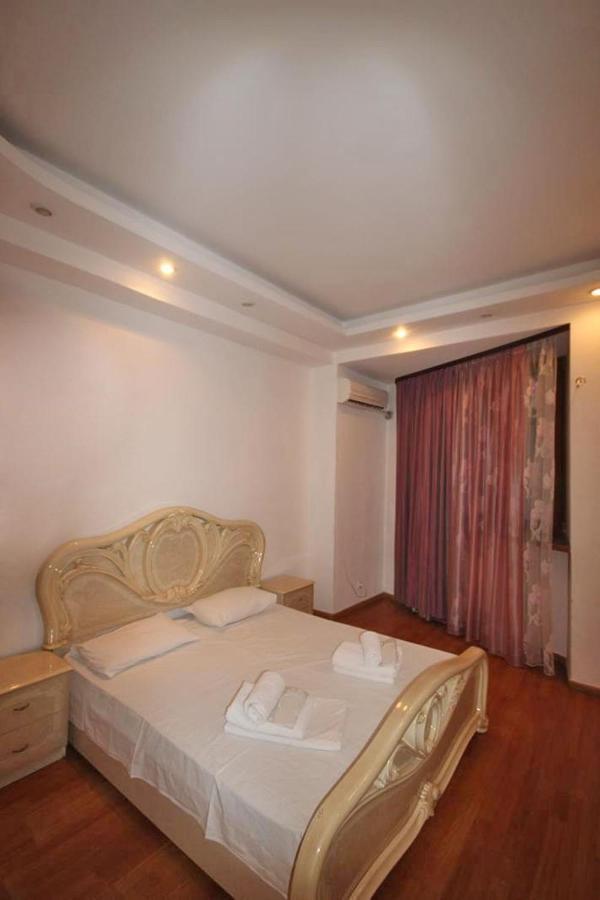 Freedom Apartments On Yekmalyan Str Erévan Extérieur photo