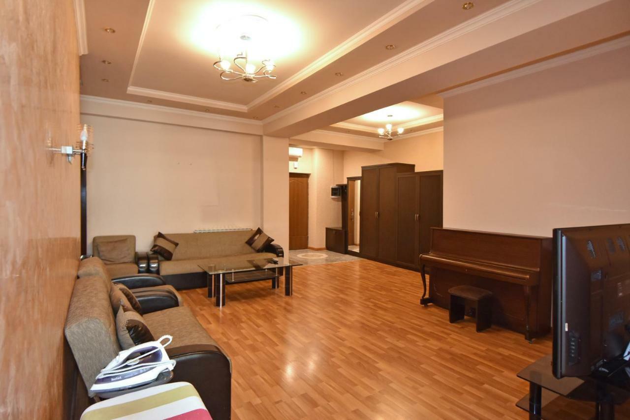 Freedom Apartments On Yekmalyan Str Erévan Extérieur photo