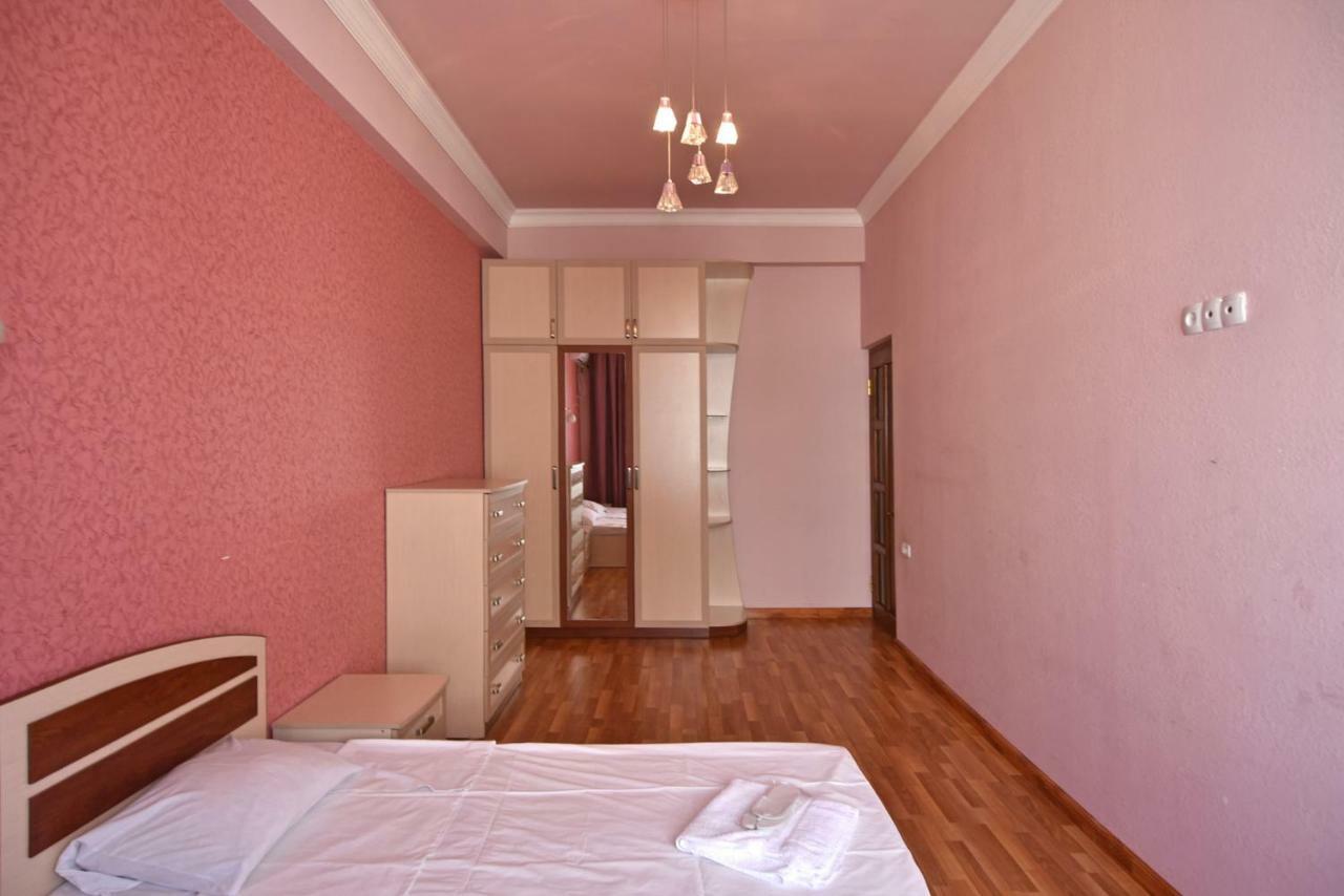 Freedom Apartments On Yekmalyan Str Erévan Extérieur photo