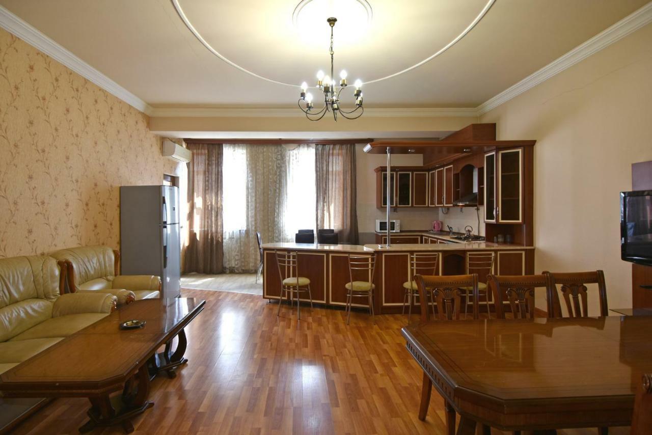 Freedom Apartments On Yekmalyan Str Erévan Extérieur photo