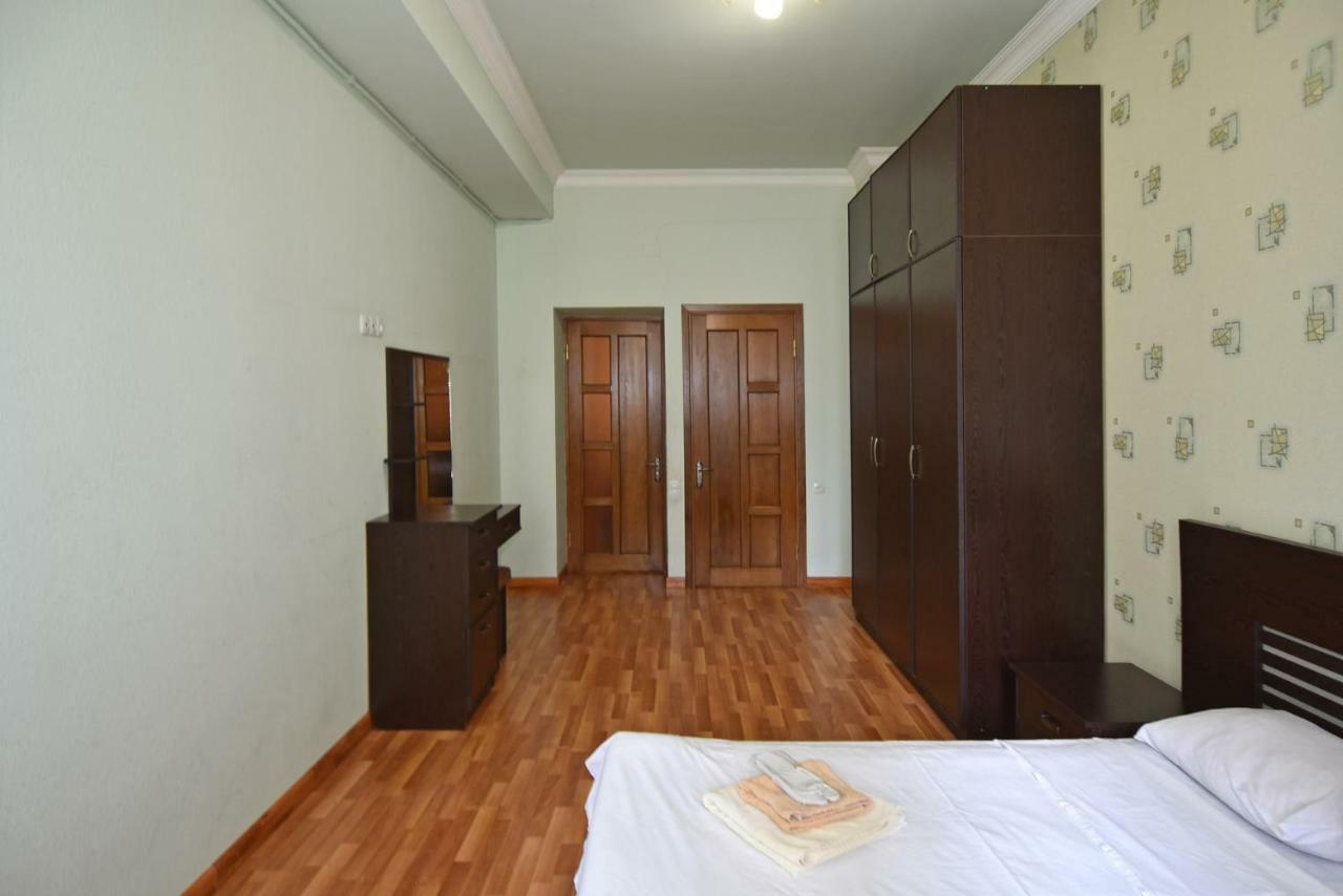 Freedom Apartments On Yekmalyan Str Erévan Extérieur photo